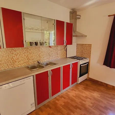 Elita Brodarica (Sibenik-Knin)