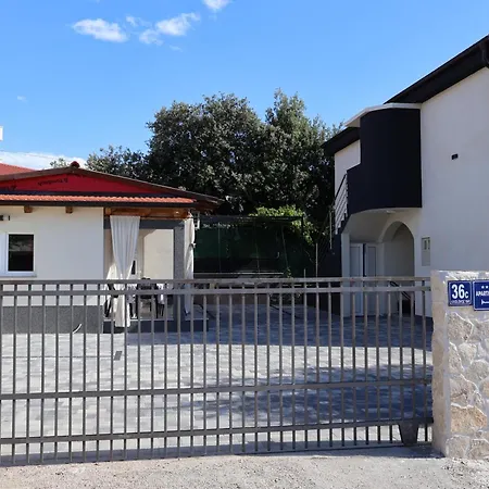 Elita * Brodarica (Sibenik-Knin)