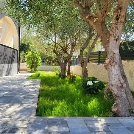 Elita * Brodarica (Sibenik-Knin)