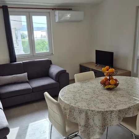 Elita * Brodarica (Sibenik-Knin)