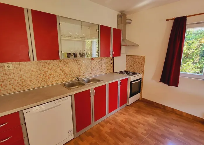 Elita Brodarica (Sibenik-Knin)