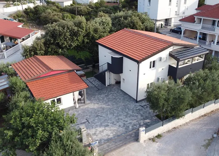 Elita * Brodarica (Sibenik-Knin)