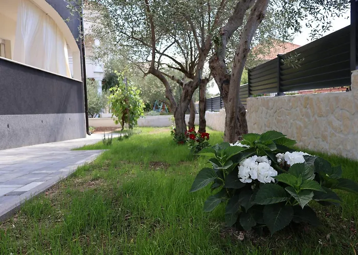 Elita * Brodarica (Sibenik-Knin)